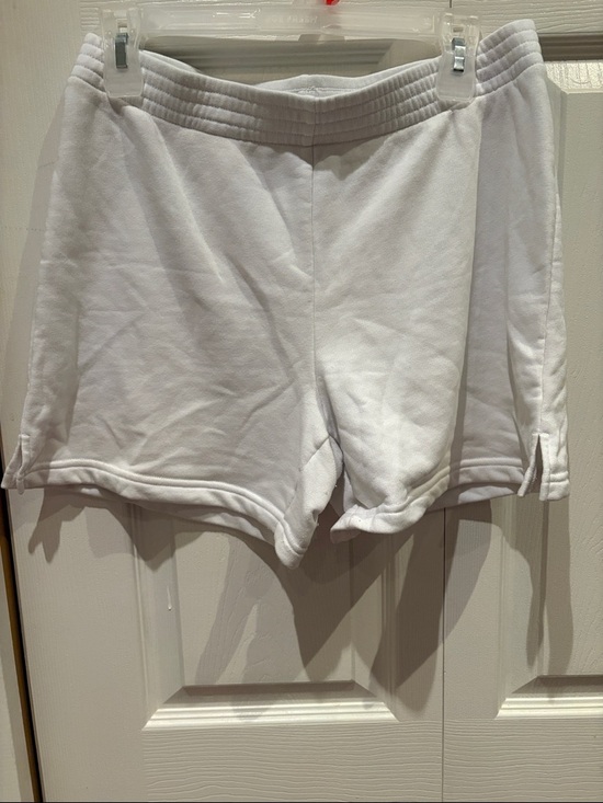 Aritzia Pants - Aritzia White Sweatshorts